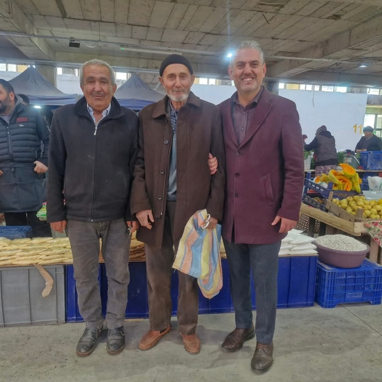 Başkan SUER'den pazar esnafına ziyaret.
