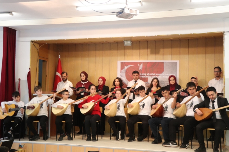 18 Mart Şehitleri Anma Günü ve Çanakkale Zaferi’nin 110. Yıldönümünü dolayısı ile İlçemizde program düzenlendi. 