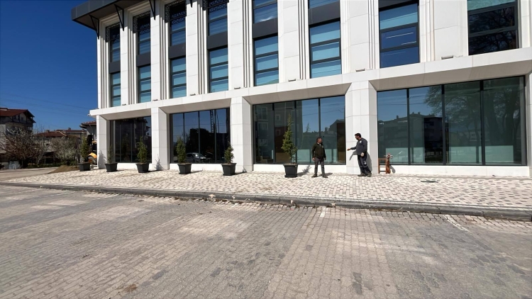 Fatih Dönmez Kültür Merkezi Peyzaj Düzenleme Çalışmaları Devam Ediyor