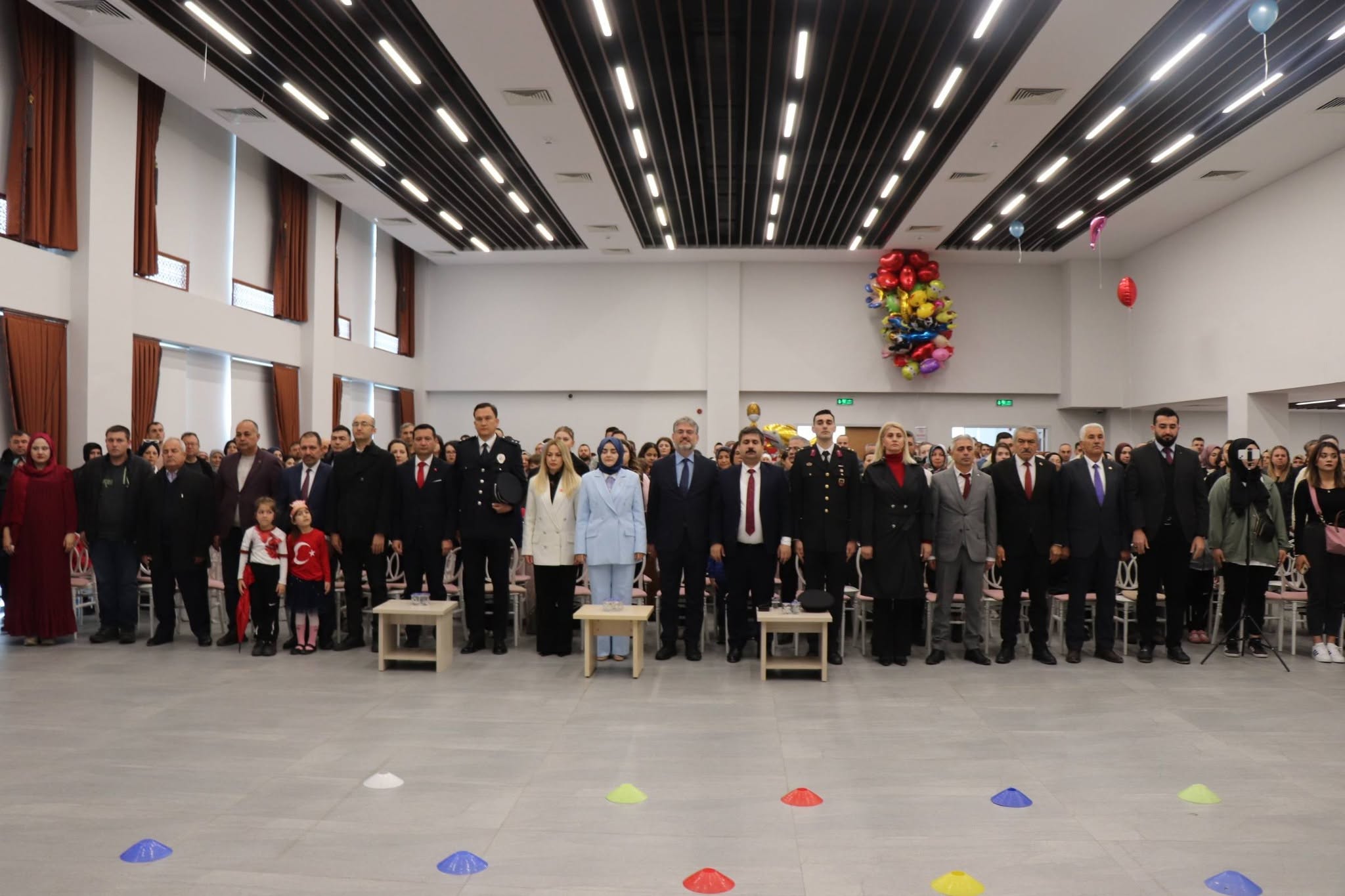 23 Nisan Coşkusu Fatih Dönmez Kültür Merkezi'nde Yaşandı