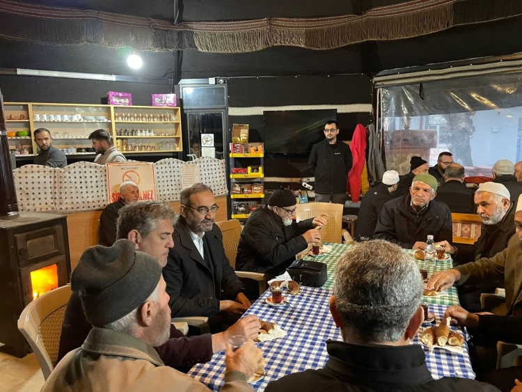 Sabah Namazı Sonrası Başkan SUER'den Çay ve Simit İkramı